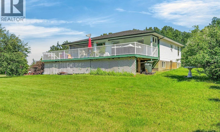 111 Redwing Road E