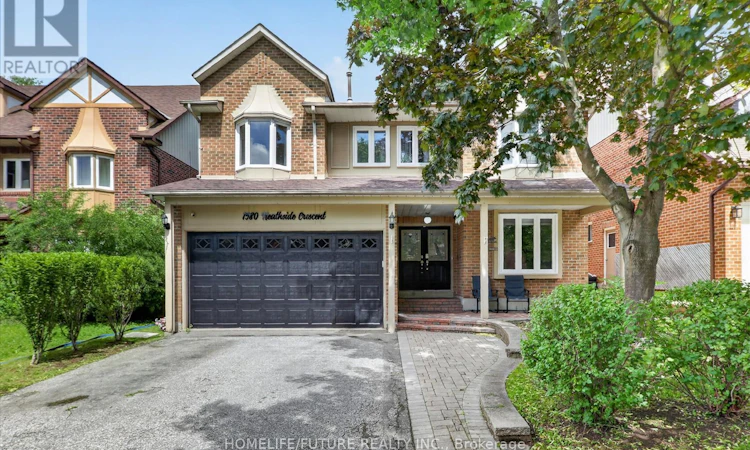 1580 Heathside Crescent