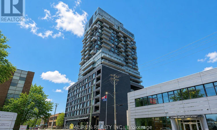 1208-203 Catherine Street