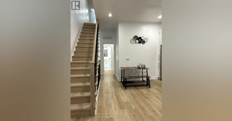 202-337 Mutual Street, Toronto, ON, M4Y 1X6 - 4