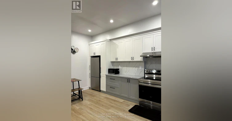 202-337 Mutual Street, Toronto, ON, M4Y 1X6