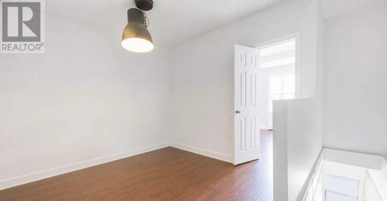 193 1/2 Baldwin Street, Toronto, ON, M5T 1M1 - 2