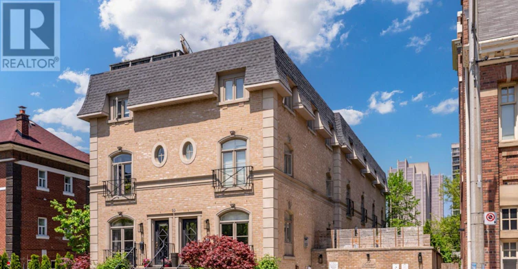 4-22 Balmoral Avenue, Toronto, ON, M4V 1J4