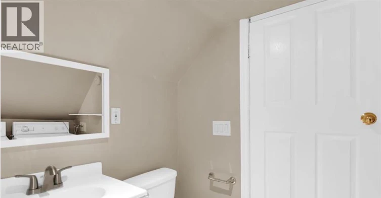 MAIN-680 Lincoln, Windsor, ON, N8Y 2G7 - 7