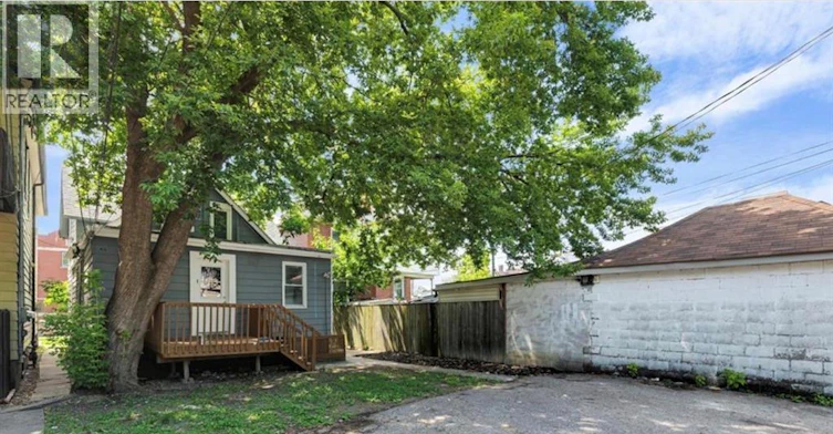 MAIN-680 Lincoln, Windsor, ON, N8Y 2G7 - 9