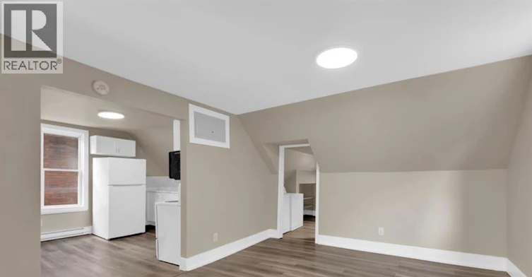 MAIN-680 Lincoln, Windsor, ON, N8Y 2G7 - 5