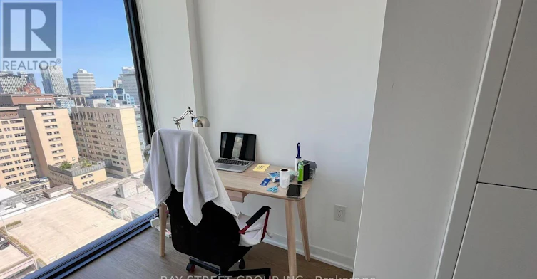 1704-195 Mccaul Street, Toronto, ON, M5T 1W6 - 3