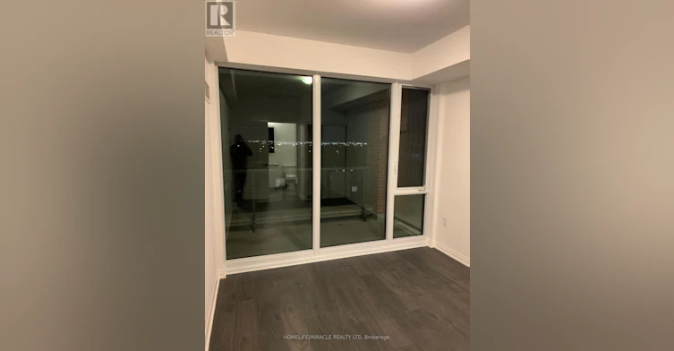 510-99 Eagle Rock Way, Vaughan, ON, L6A 5A7 - 8