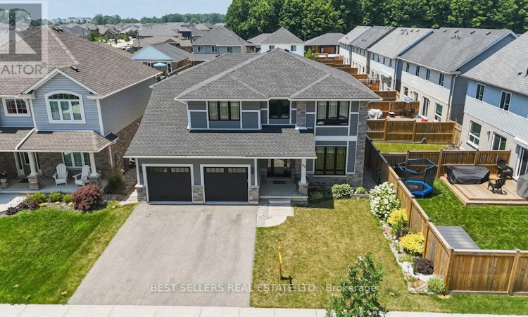 22 Weir Crescent