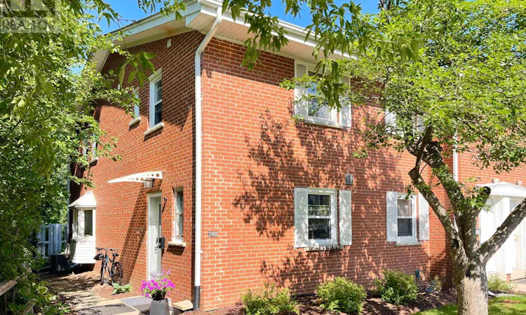 290 Westcourt Place