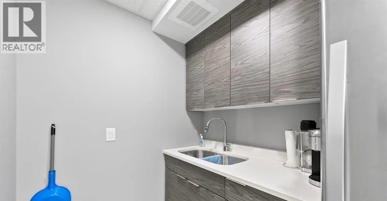 205-716 Brownstone, Lakeshore, ON, N9K 0C3 - 9