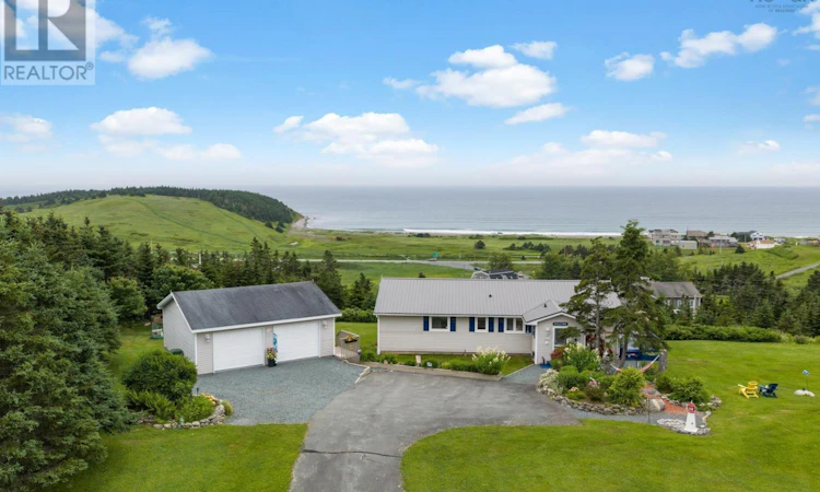 9 Leeward Lane