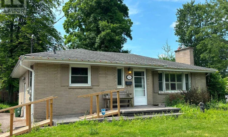 316 Ridgewood Crescent