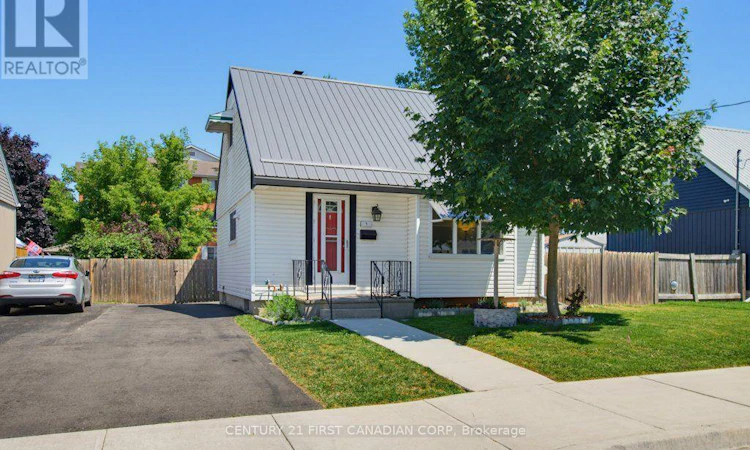 3 Parkside Drive