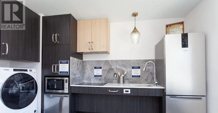 MAIN-670 Upper Wellington Street, Hamilton, ON, L9A 3R1 - 4