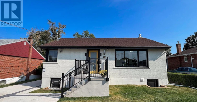 MAIN-670 Upper Wellington Street, Hamilton, ON, L9A 3R1