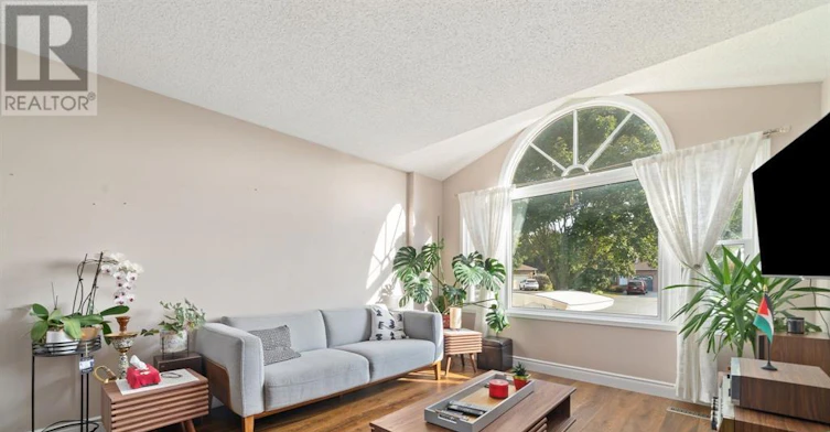 2 Marchmont Place, Belleville, ON, K8P 5E4 - 8