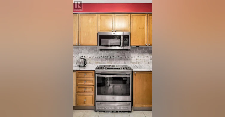 2 Marchmont Place, Belleville, ON, K8P 5E4 - 12