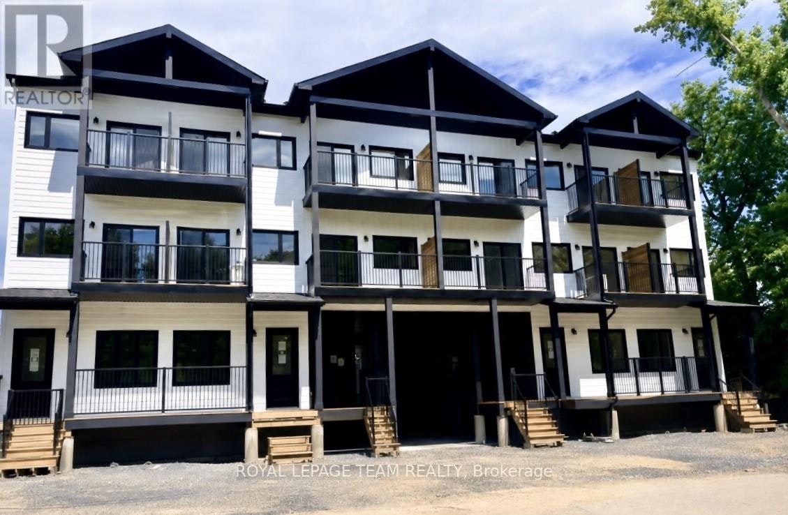 247B Bradford Street, Ottawa, ON, K2B 5Z5 - 2