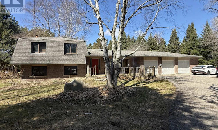 8460 17th Side Road