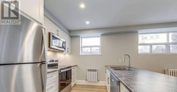 2-320 Lakeshore Road, Mississauga, ON, L5H 1G8 - 10