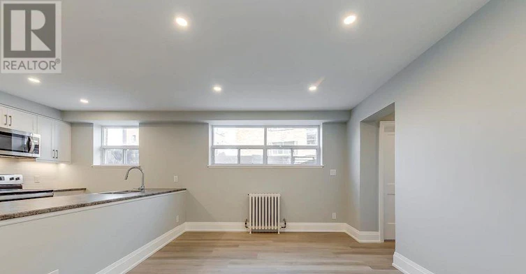 2-320 Lakeshore Road, Mississauga, ON, L5H 1G8 - 6