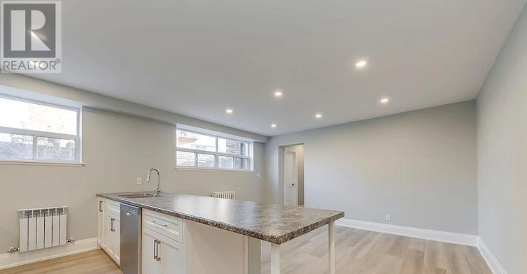 2-320 Lakeshore Road, Mississauga, ON, L5H 1G8 - 7