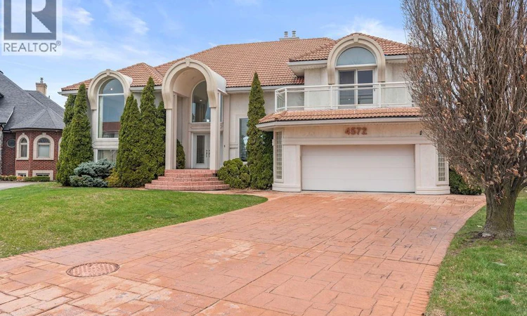 4572 Lake Grande Court