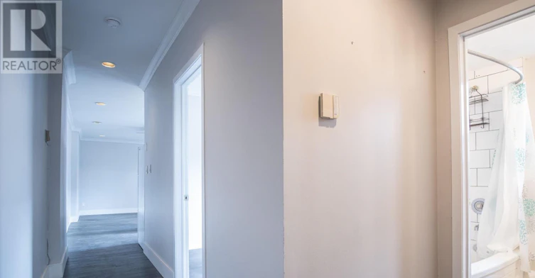 2-636 Danforth Avenue, Toronto, ON, M4K 1R2 - 2