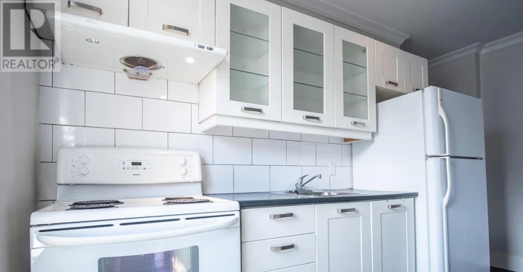 2-636 Danforth Avenue, Toronto, ON, M4K 1R2 - 8