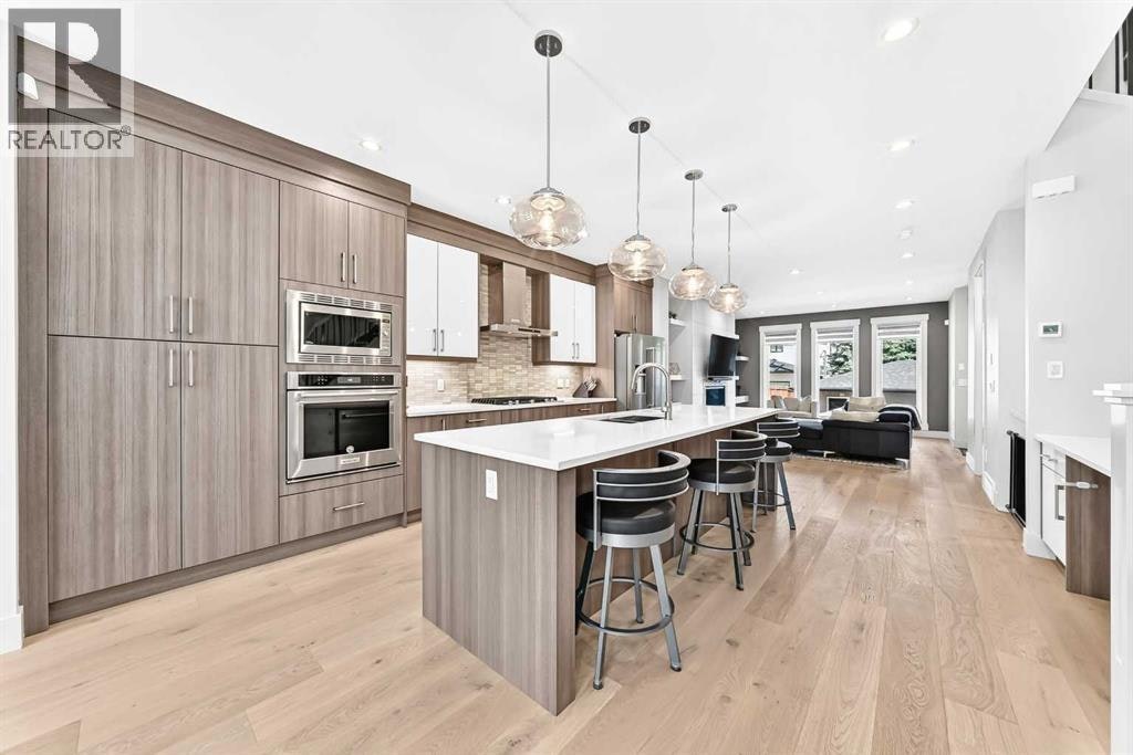 218 26 Avenue NW, Calgary, AB, T2M 2C9