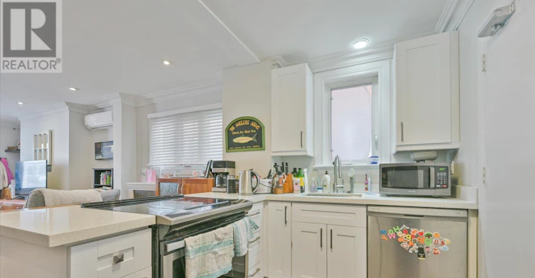 MAIN FLOOR-63 Burnaby Boulevard, Toronto, ON, M5N 1G3 - 7