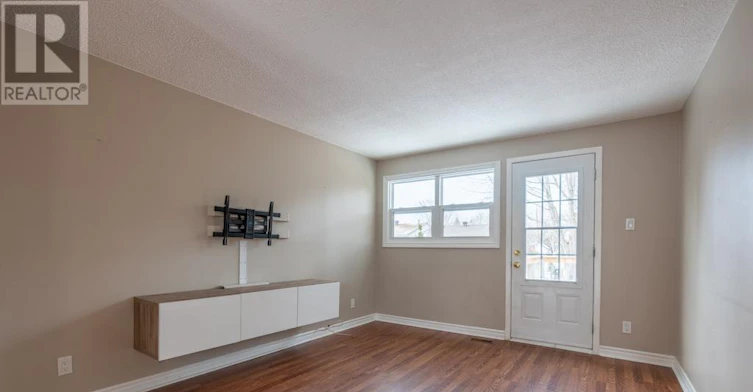 191 Castlefrank Road, Ottawa, ON, K2L 1T4 - 4