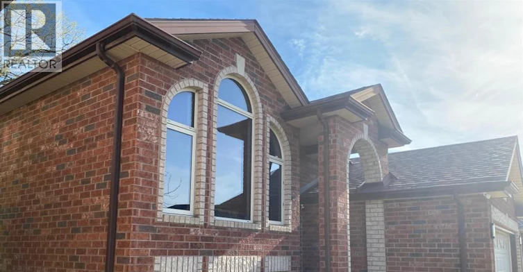 4518 Helsinki Crescent, Windsor, ON, N9G 0A6 - 3