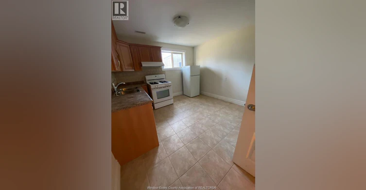4518 Helsinki Crescent, Windsor, ON, N9G 0A6 - 6