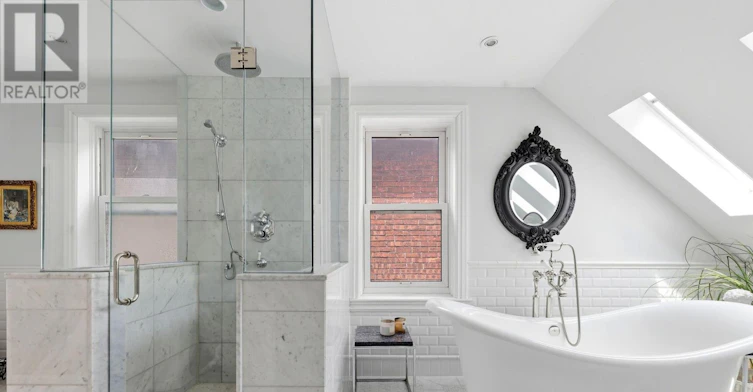 33 Albany Avenue, Toronto, ON, M5R 3C2 - 35