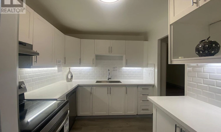 205-895 Kennedy Road
