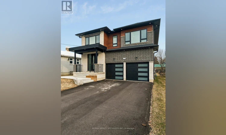 44 Albert Street W