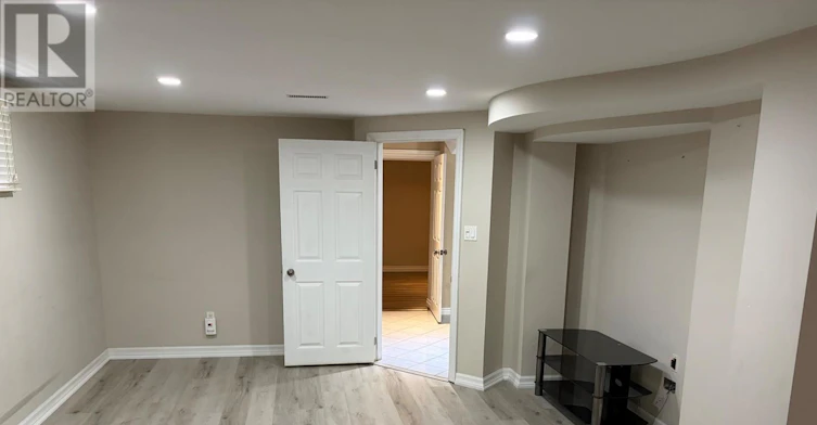 BSMT-267 King Street E, Mississauga, ON, L5A 1T4 - 3