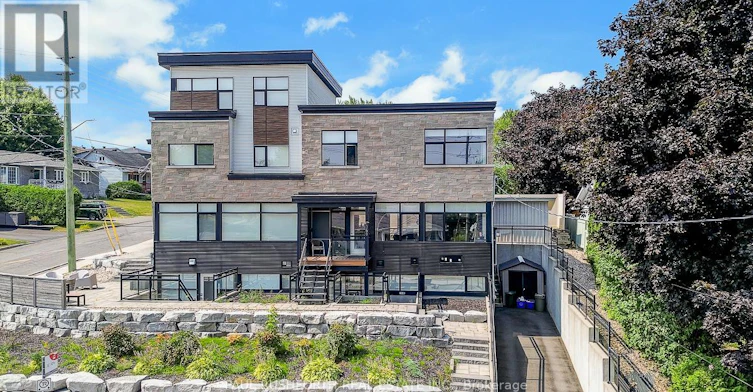 A-1368 Belcourt Boulevard, Ottawa, ON, K1C 1L9 - 2