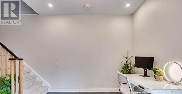 8-5080 Fairview Street, Burlington, ON, L7L 7E9 - 21