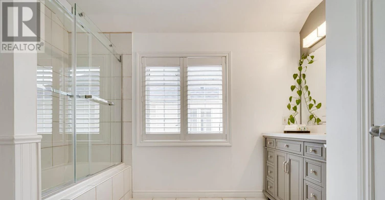 8-5080 Fairview Street, Burlington, ON, L7L 7E9 - 17