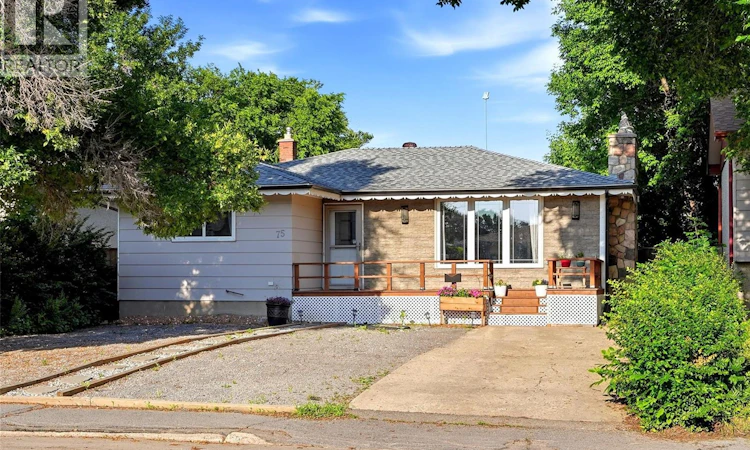 75 Rothwell Crescent