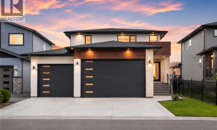 3312 Crosbie Crescent