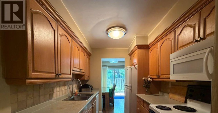 4662 Kingston Road, Toronto, ON, M1E 4Y7 - 9
