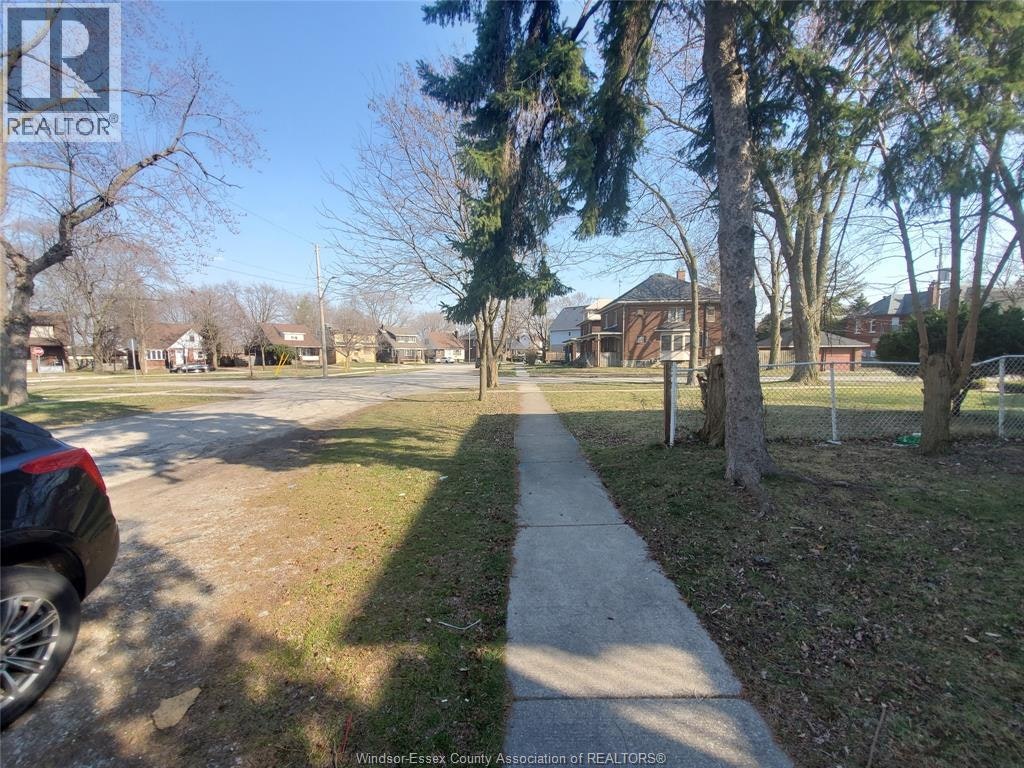 U1-679 Piche, Windsor, ON, N9C 3E4 - 17