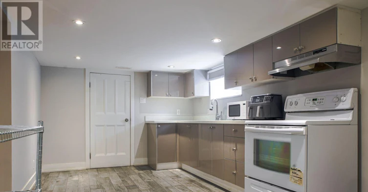 330 Athol Street E, Oshawa, ON, L1H 1L1 - 5