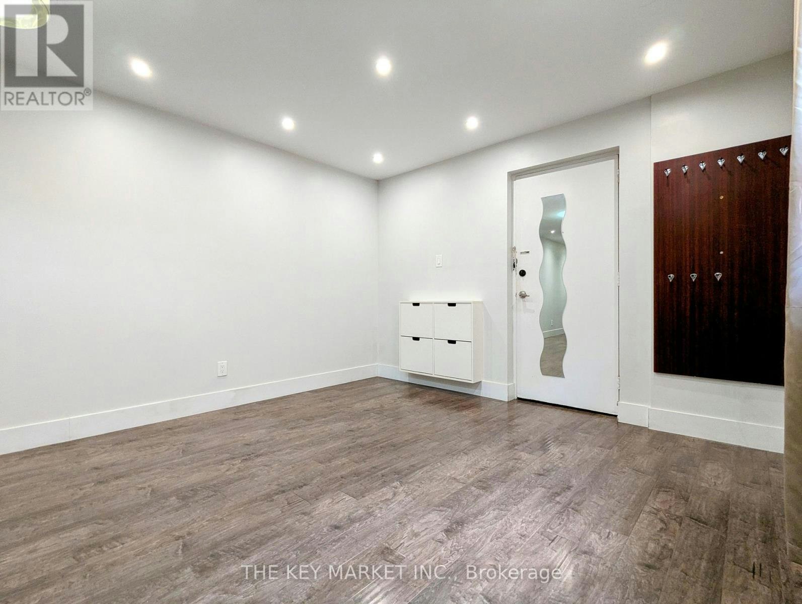 2-211 St Clements Avenue, Toronto, ON, M4R 1H3 - 4
