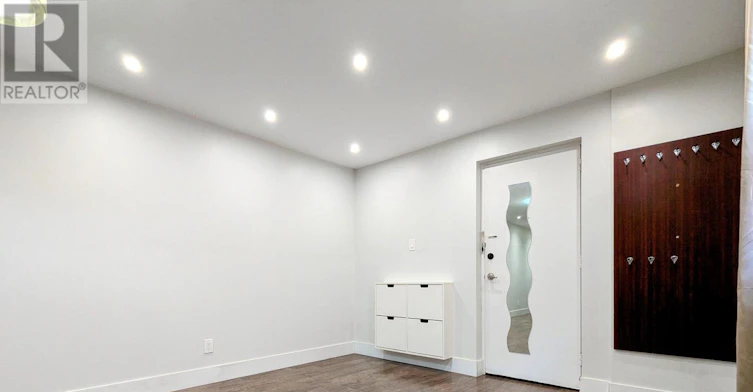 2-211 St Clements Avenue, Toronto, ON, M4R 1H3 - 4