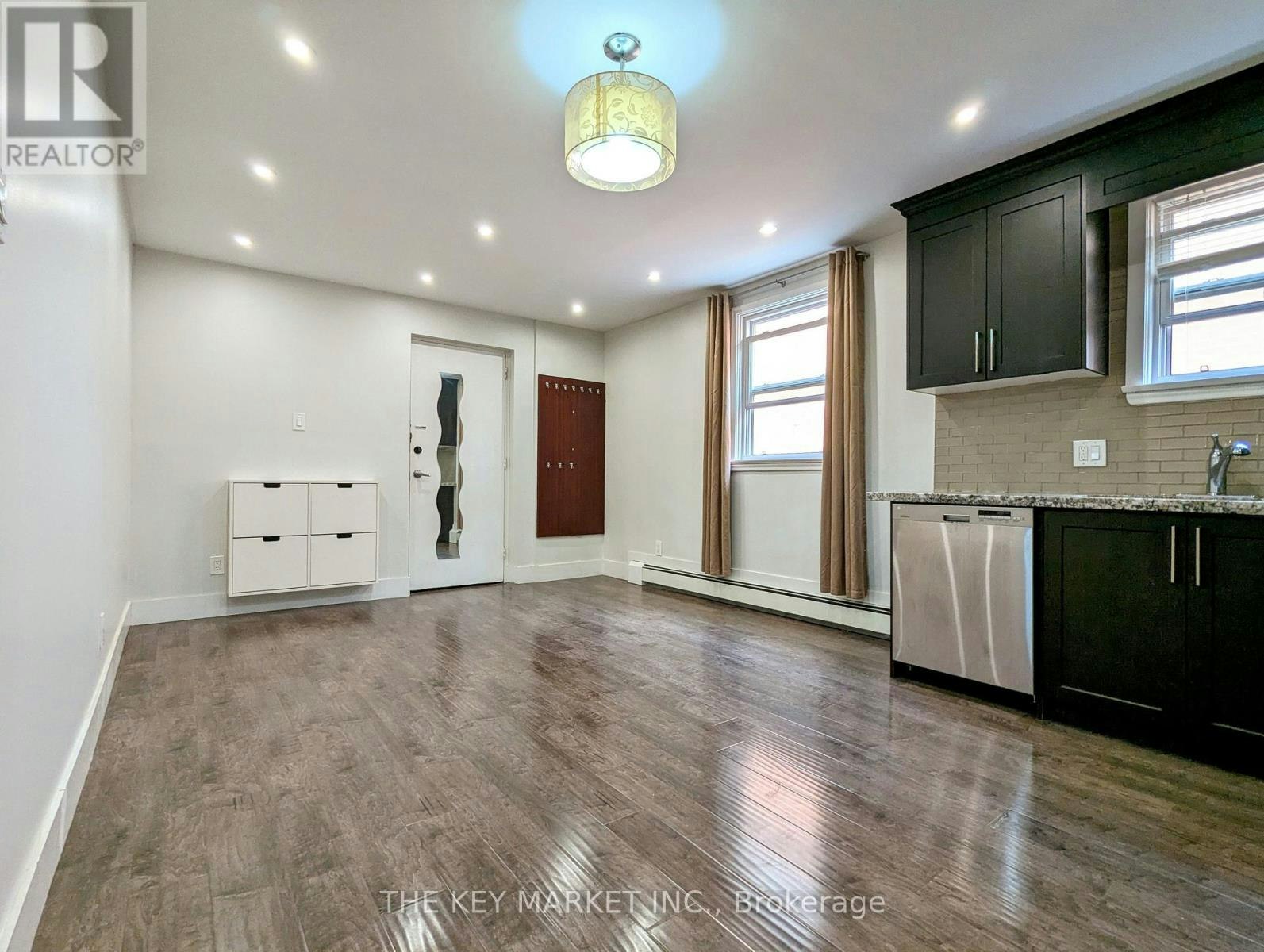 2-211 St Clements Avenue, Toronto, ON, M4R 1H3 - 6